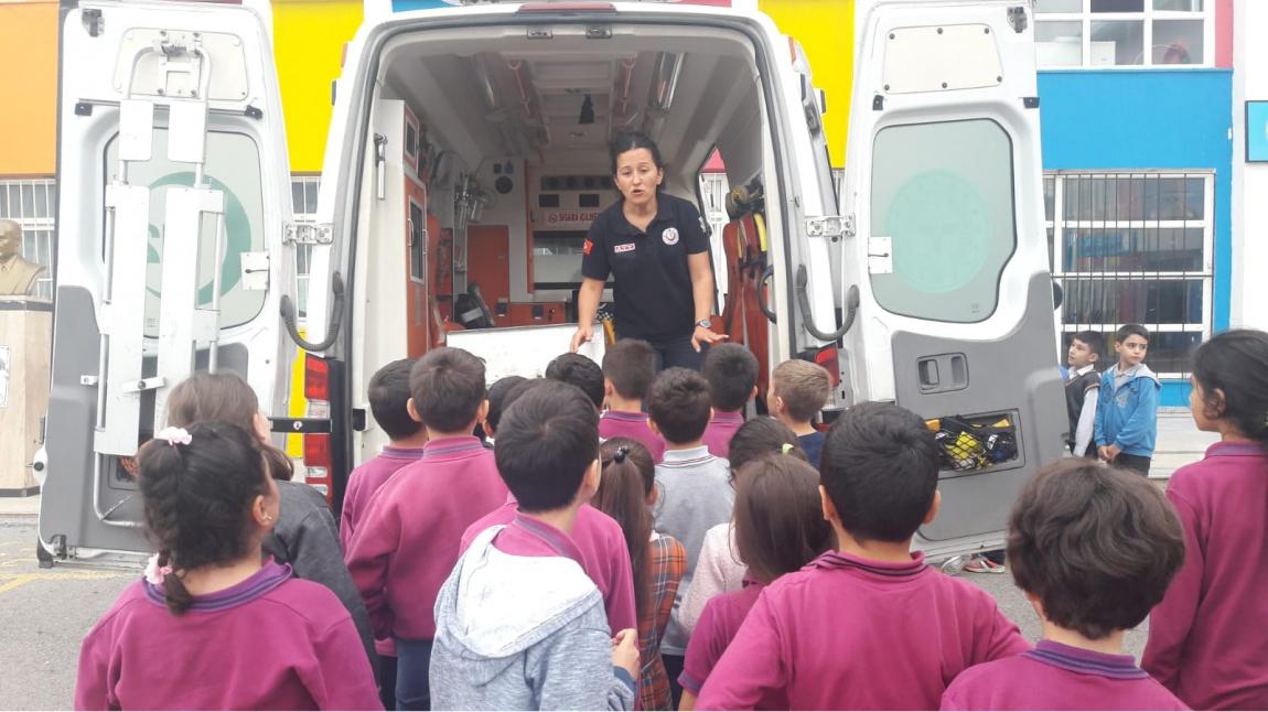 3. Sınıflarımız Ambulans ve Acil Yardım Dersleri Aldı